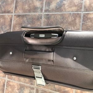 Large DELSEY Spinner Garment Bag-Gold. NWOT